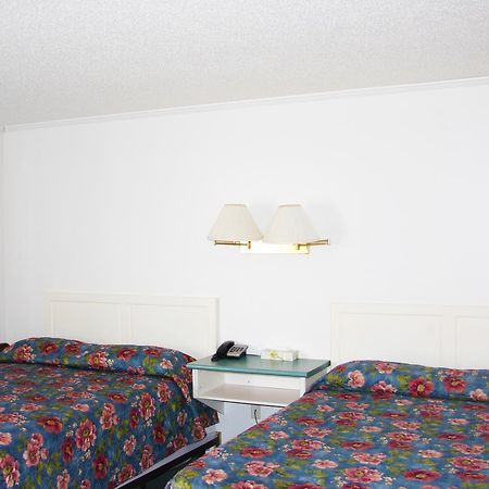 Springs Motor Inn Wainwright Exterior photo